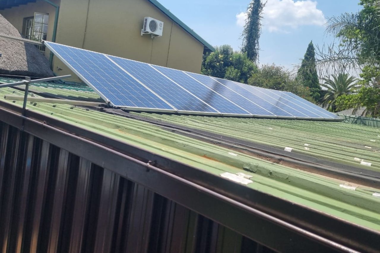 3kW solar backup power system with inverter and battery installed for residential use